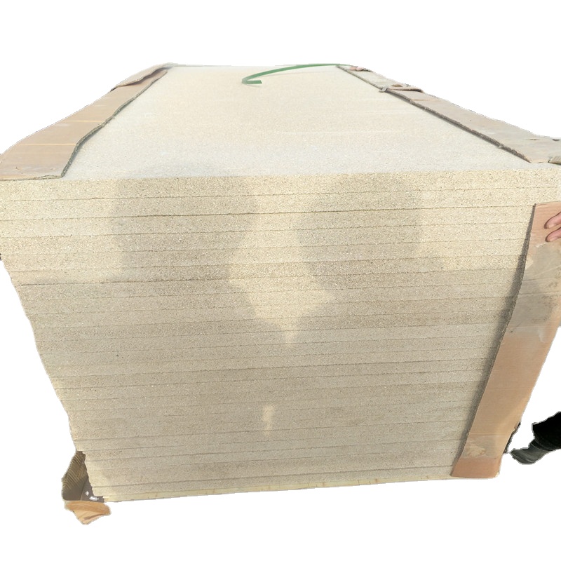Vermiculite pyrophyllite insulation board supplied by Chinese factory