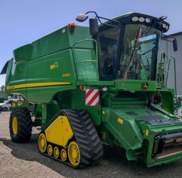 Б/у комбайн John Deere с дорожкой
