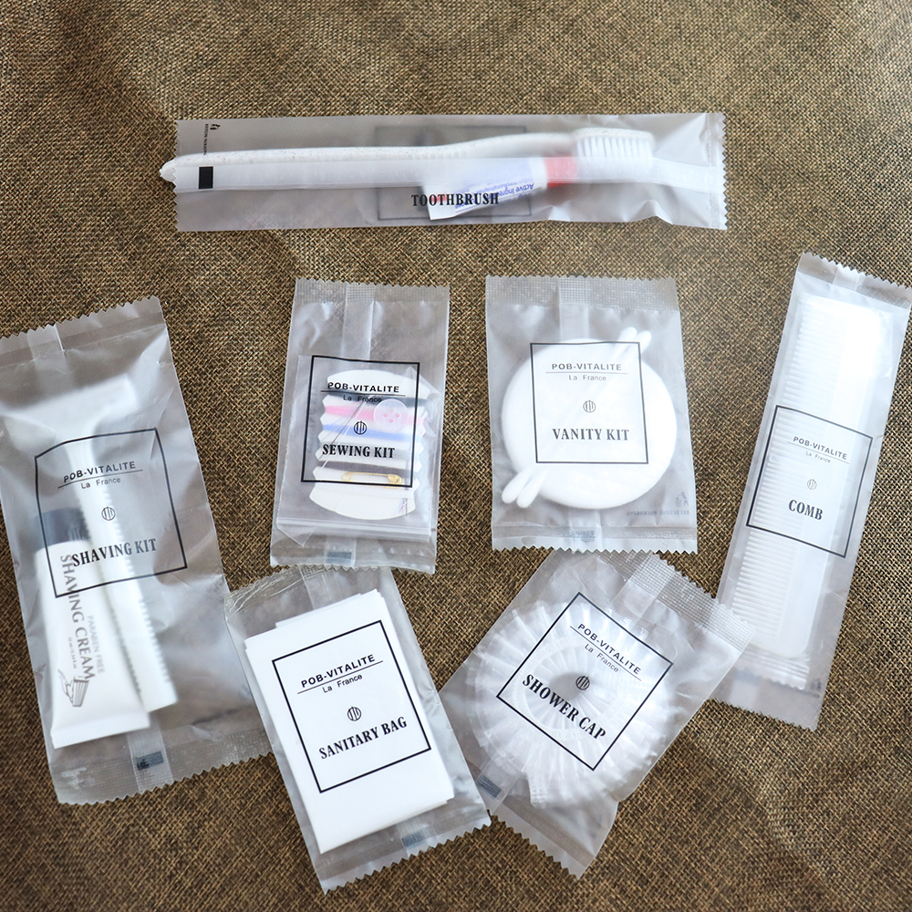 Deluxe Selecting Item Disposable Eco-Friendly Plastic Bag Hotel Amenities for Hotel Supplies