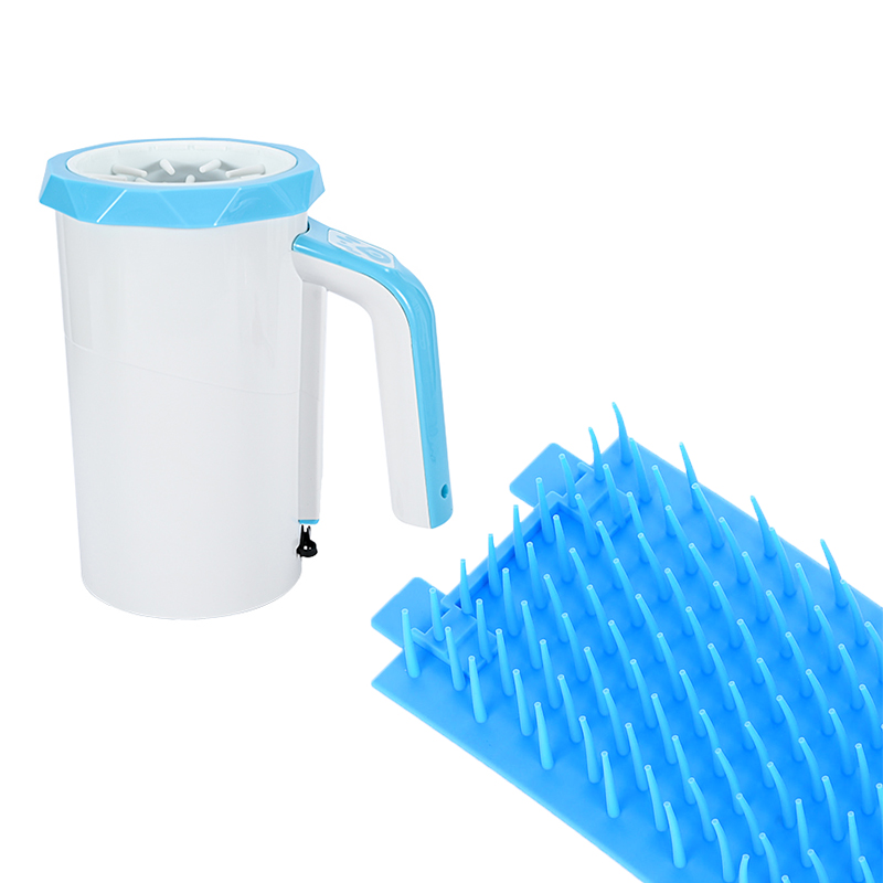 Cute Design China Supplier Silicone Portable Equipped With Charger Pet Foot Washing Cup Dog Paw Cleaner