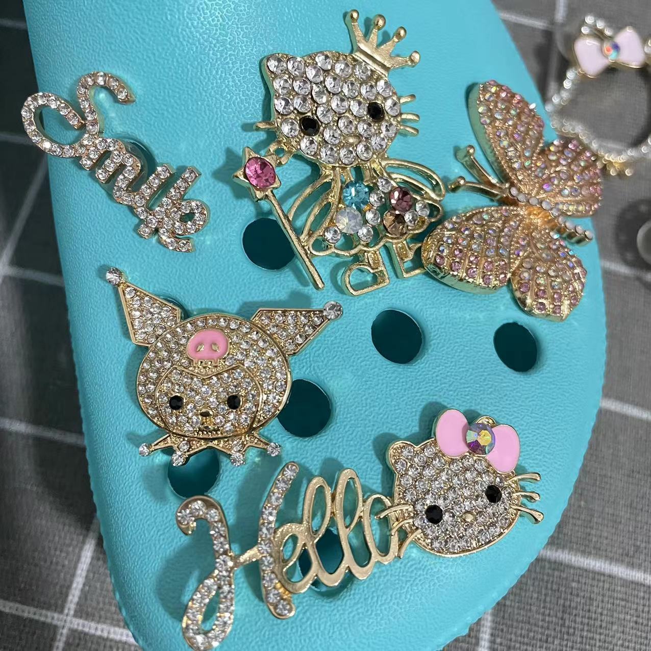 Лидер продаж, аксессуары для крокса sanrio, металлические украшения, подвески с надписью «hello ty croc», подвески для обуви, украшение для крокса