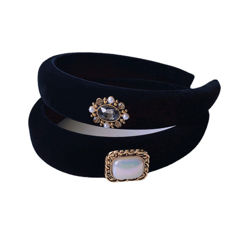 Autumn Winter Retro Black Velvet Hair Band For Women High-Temperament Top Hair Band In Network Red Solid Pattern