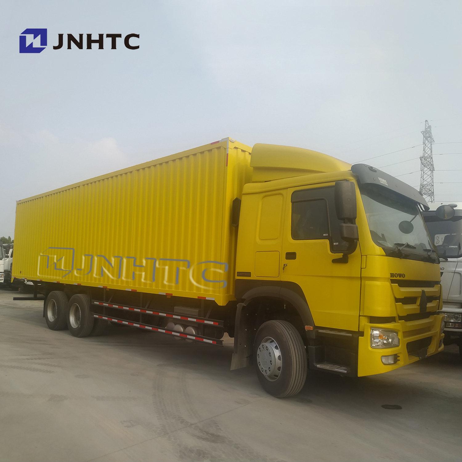 Chinese truck Sinotruk HOWO cargo truck 40 ft 30 ton box body 10 wheeler lorry truck 371hp