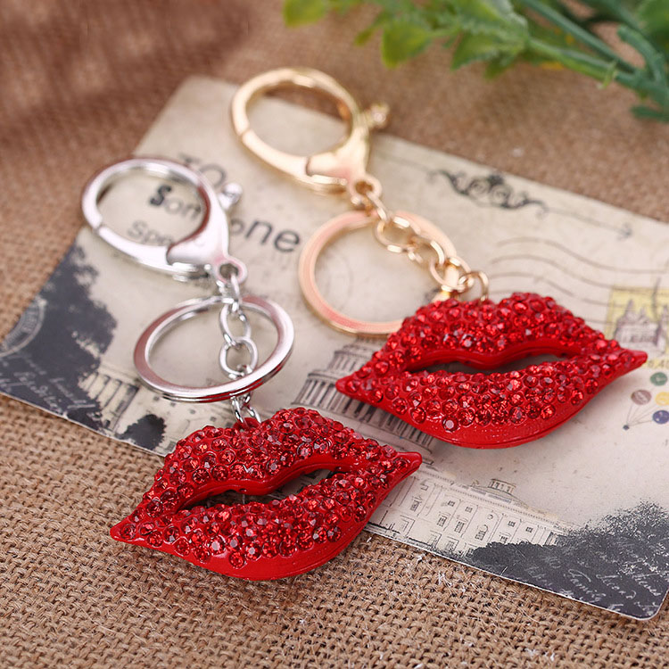 Модный подарок инкрустированные стразами пламени в виде красных губ key chain популярные металлический автомобиль украшения