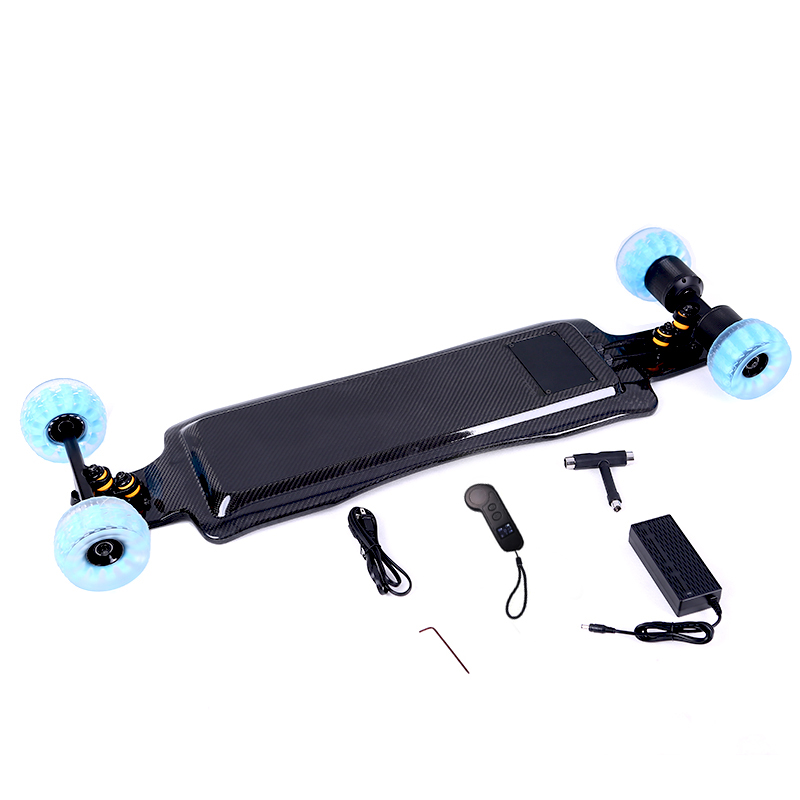 Обновлённая версия Eskateboard 12S3P 50 км/ч с палубой из углеродного волокна и пультом дистанционного управления с ЖК-дисплеем