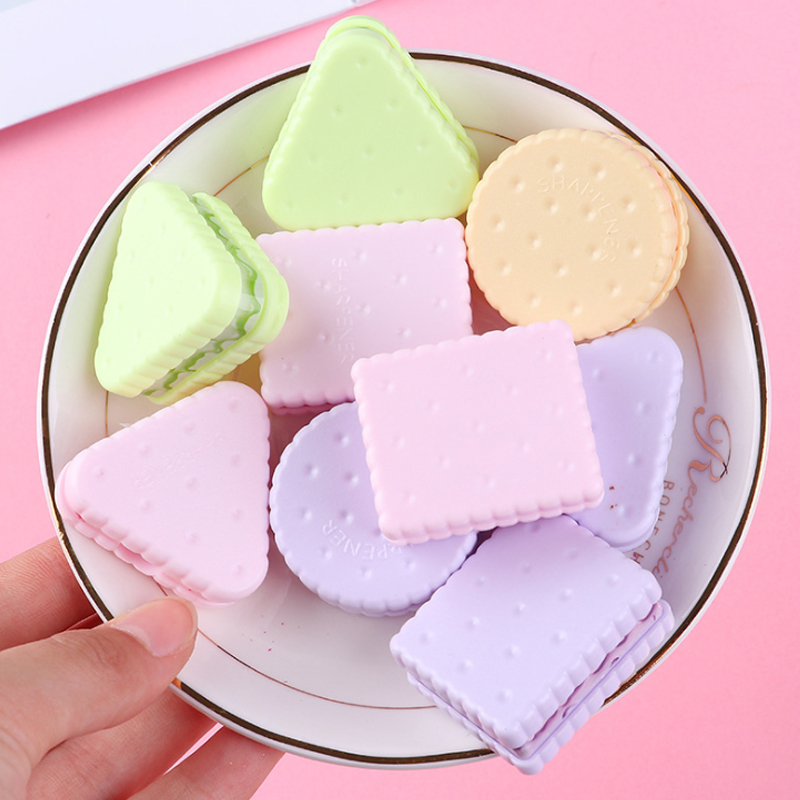 Topsthink Cheap Standard Pencil Sharpener Cookie Shape Cute Plastic Sharpener for School Student