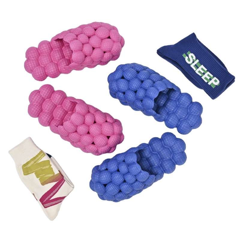 Accept custom add charm and water brick female male personality bubble fashion home massage SPA slippers bubble shoes