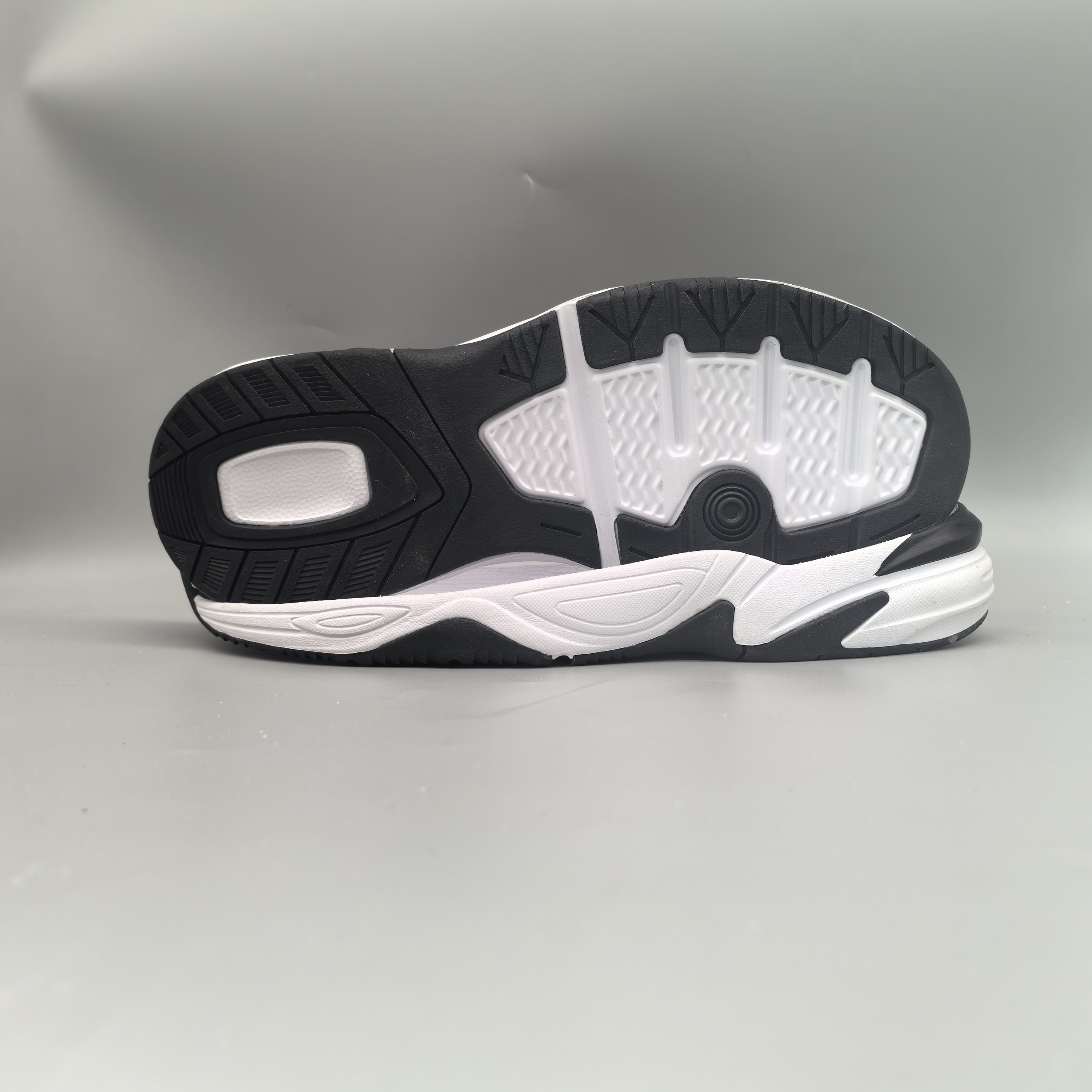 MD TPR air cushioned shoe soles for men's soles Wholesale of soles suitable for sports shoes and casual shoes manufacturers