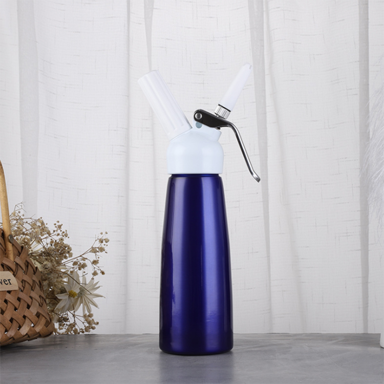 500ml Aluminum Whipped Cream Whipper Dispenser with Metal Whip Cream Dispenser