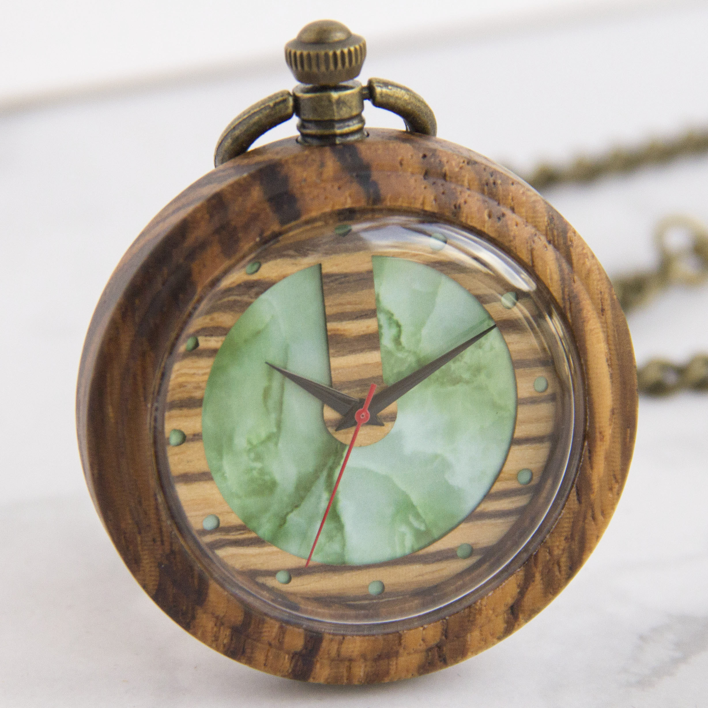 Круглые винтажные деревянные карманные часы Zebrawood с зеленым циферблатом, часы в античном стиле с цепочкой