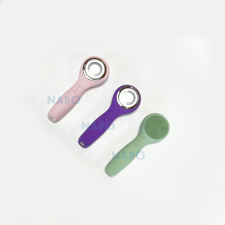 Multifunction wireless rechargeable soft handheld led face massager with washer sonic glow silicone facial cleansing brush