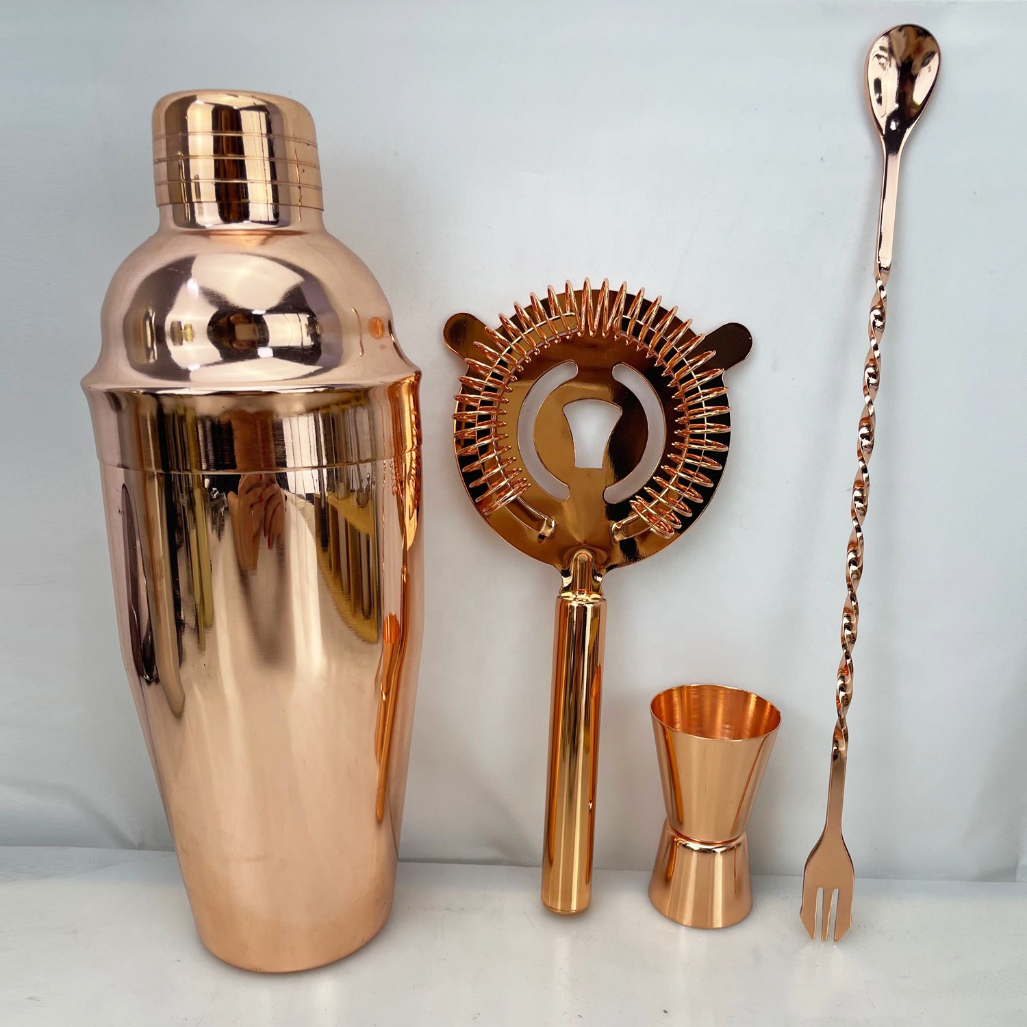 Amazon Top Seller Custom Rose Gold 4 Pieces Premium Stainless Steel 750ml Bartender Kit Cocktail Shaker Bar Tools Set Barware