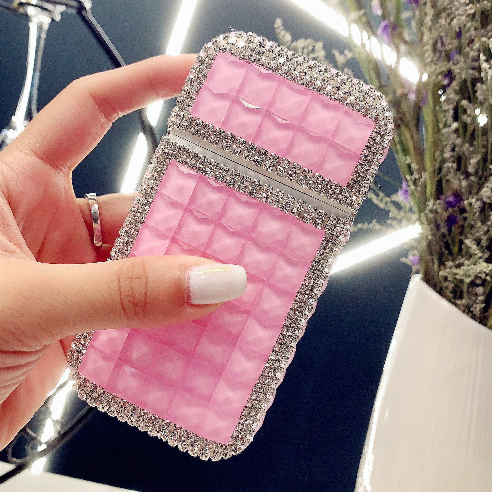 Ladies smoking accessories full diamond slender auto-opening cigarette case can hold 20 slender cigarettes