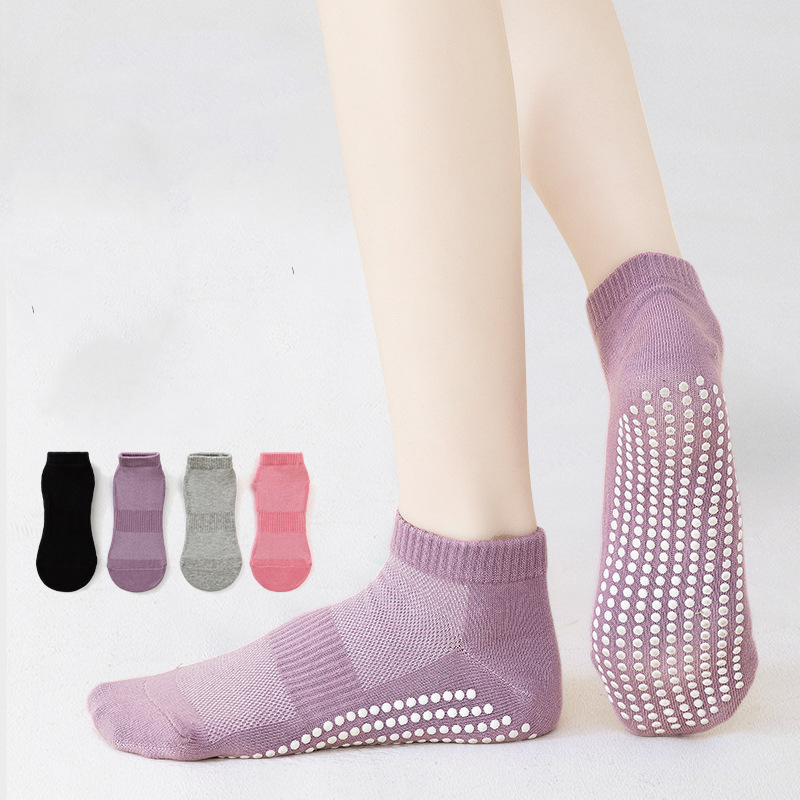 Xiangyi High Quality Custom Logo Anti Slip Fitness Trainer Grip Sports Pilates Yoga Trampoline Socks