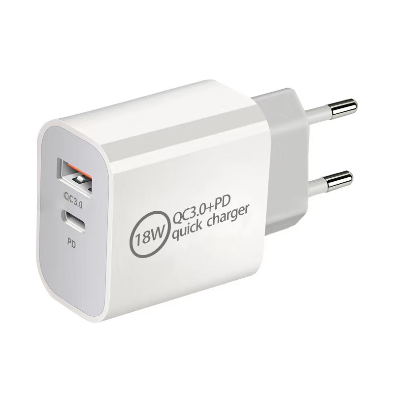 Со стандартами качества Евросоюза (CE) 5v 3 порта usb chagrger европейской вилкой сзади
