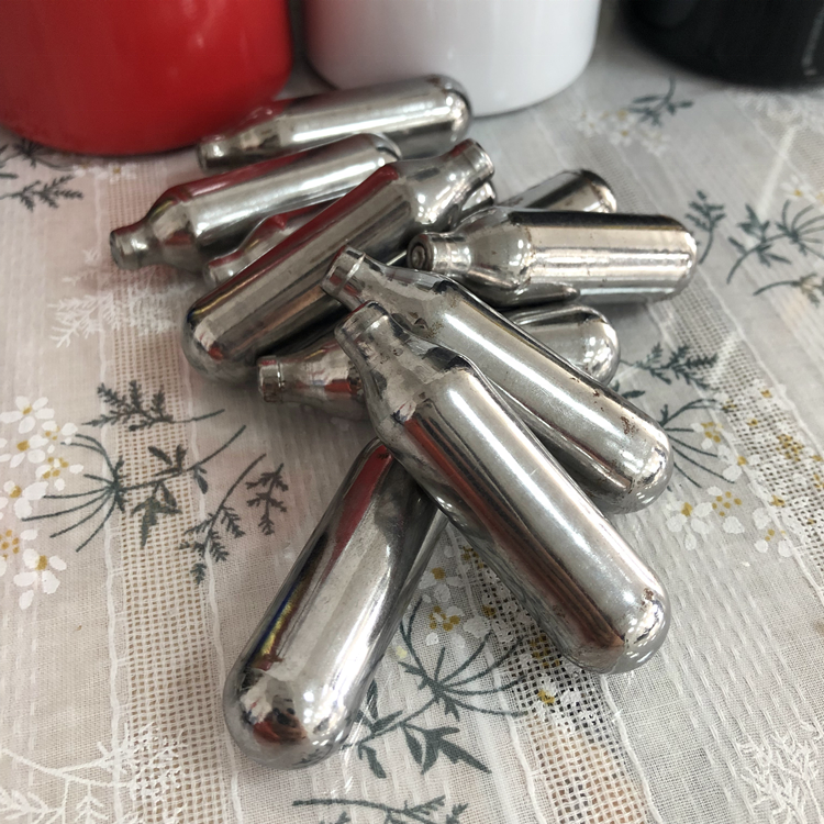 Best Selling European Standard Nitrous Oxide N2O Whipped Cream Chargers from China