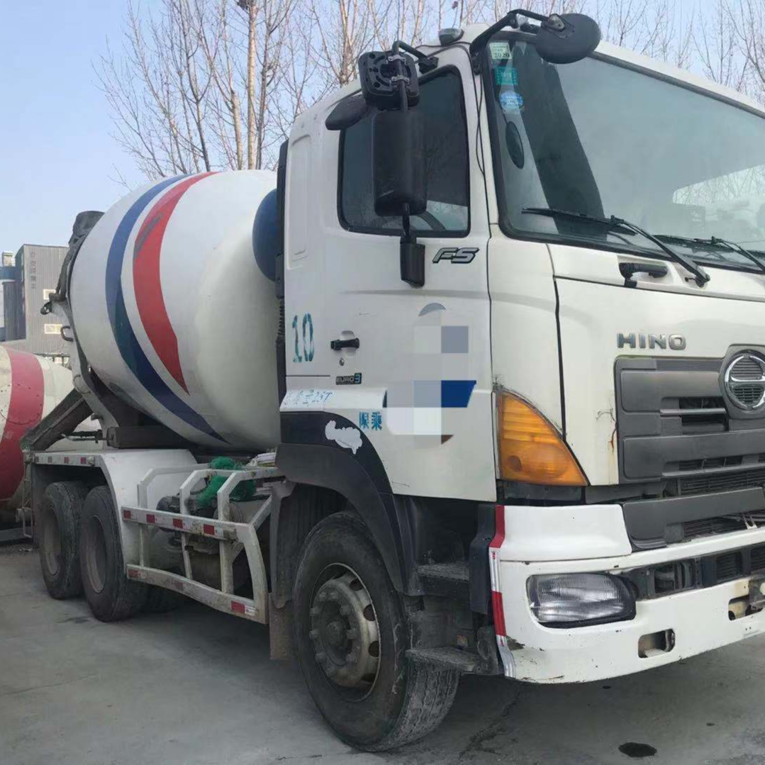 Б/у бетононасосные грузовики Hino 700