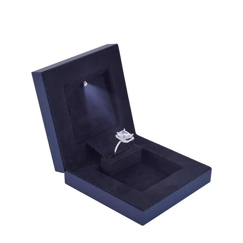Creativity exquisite boutique elegant wedding engagement plastic ring box with led