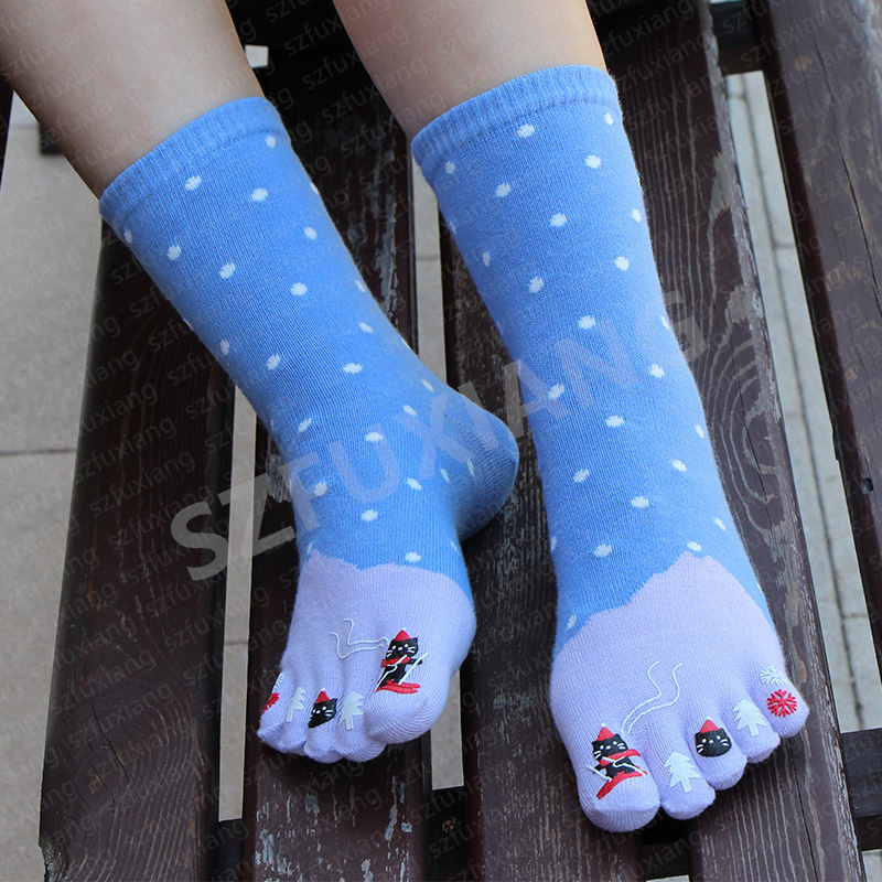 Merry Christmas blue men's and women's thermal cotton wicking sweat breathable cute cartoon toe socks five finger socks