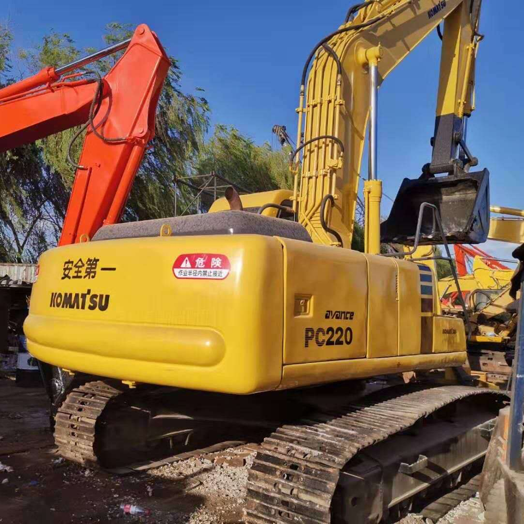 Б/у komatsu экскаватор PC220-6 PC200-6 PC220-7 PC200-7 есть в продаже