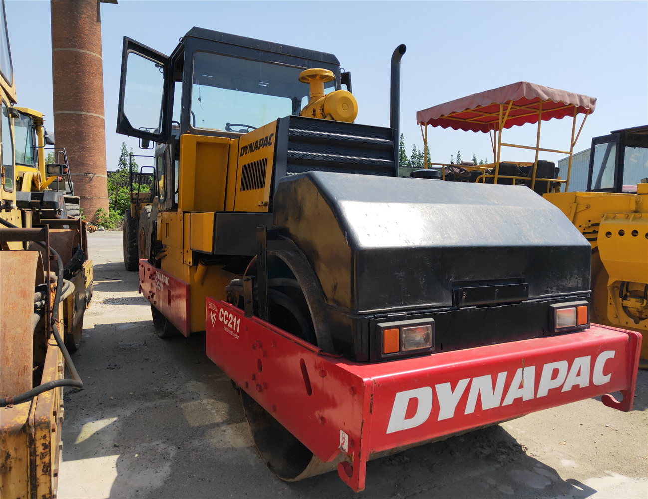 Used secondhand Dynapac Roader Roller CC211CA30D CA251D CA25D For sale with good performance and good condition