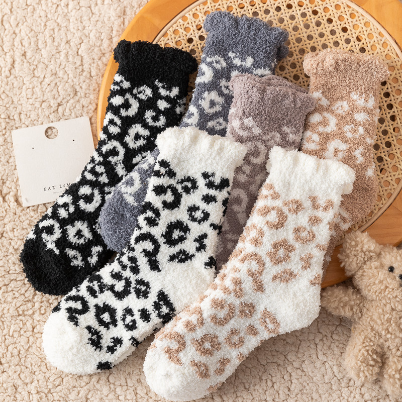 Wholesale Winter Thick Cozy Fluffy Thermal Sleep Floor Stocking Trendy Leopard Print Women Warm Fuzzy Socks