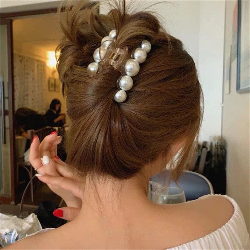 2021 New Hyperbole Big Pearls Acrylic Hair Claw Clips Big Size Makeup Hair Styling Barrettes for Women Hair Accessories