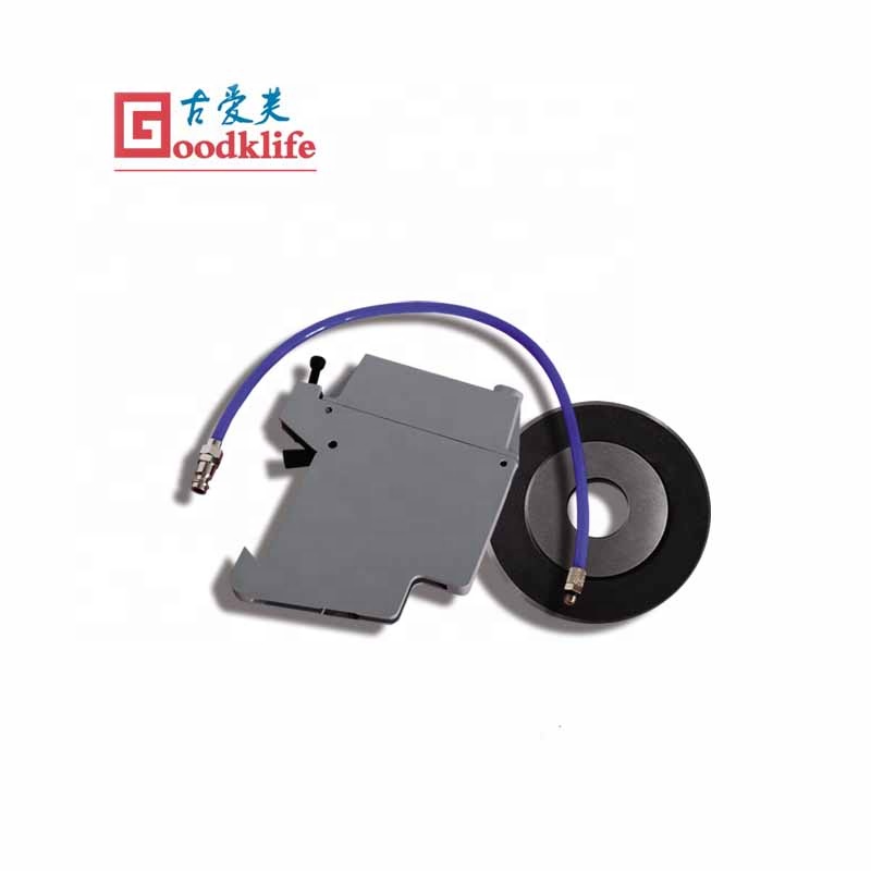 Pneumatic knife holder and knife