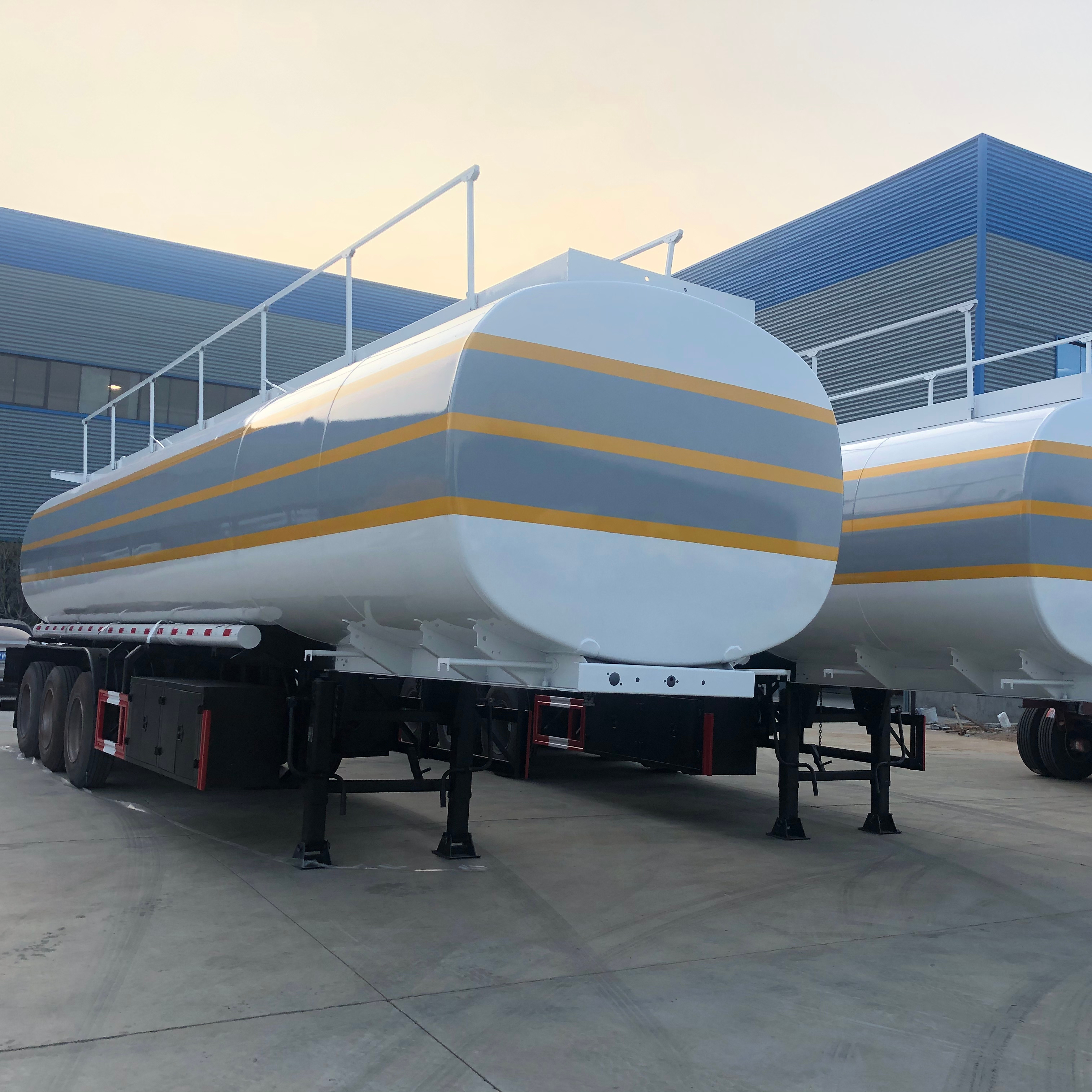 SINOTRUK 3 оси #90 King Pin 50000 литров топливный бак полуприцеп грузовик с низким расходом топлива