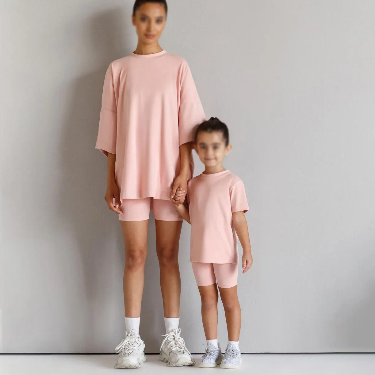 Mommy and Me Cute Summer Outfits T Shirt Oversize Legging Shorts Custom Streetwear Casual Two Piece Set Biker Shorts Mom and Me