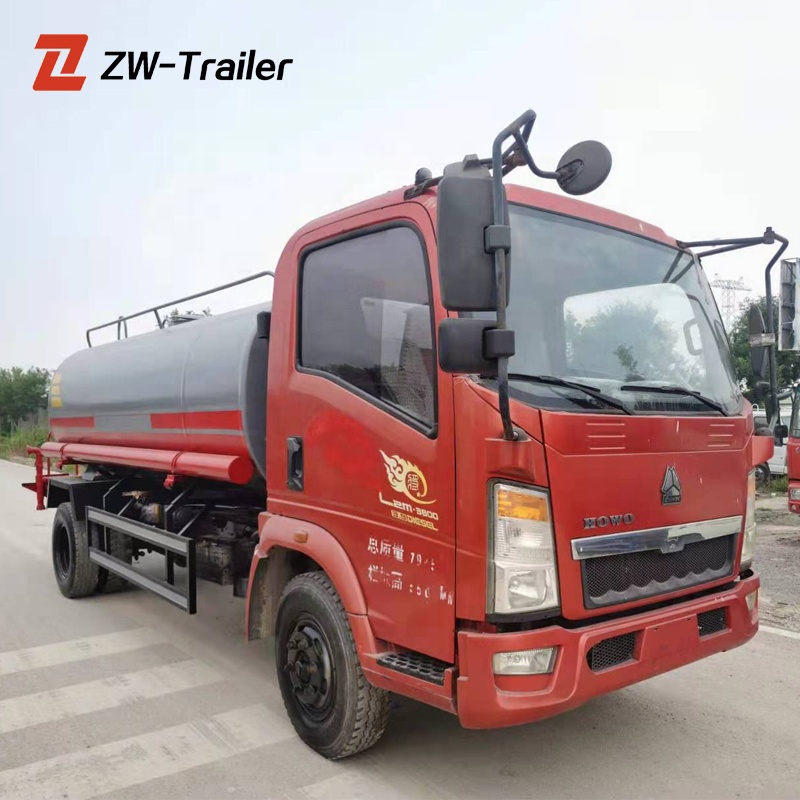 Sinotruk Howo brand Used 4x2 LHD 120hp 8000L Oil Fuel Tank Trucks for hot sale