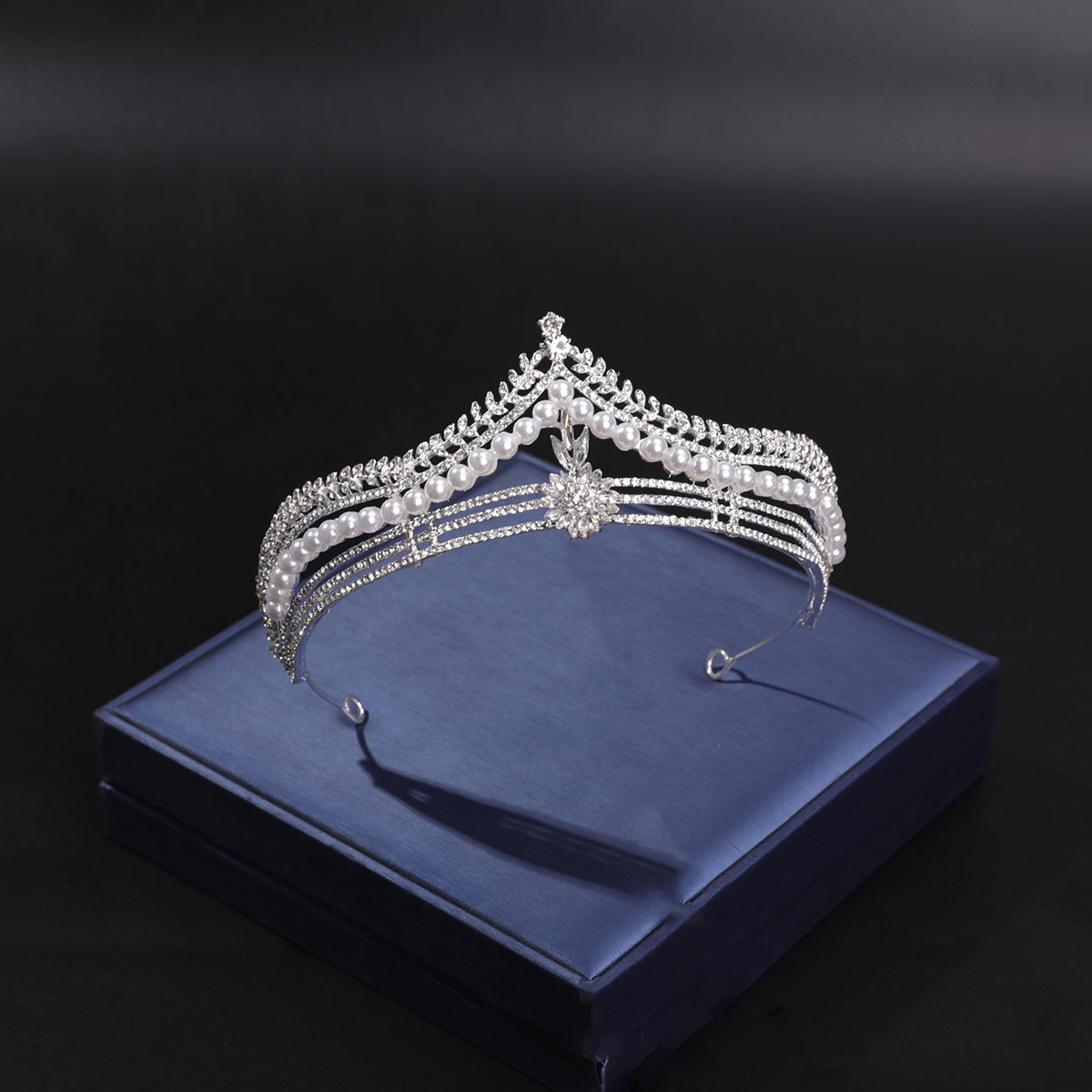 Hot Selling Manufacturers Tiara Tiaras For Little Girls Rhinestones Flower Tiaras And Crowns Zircon