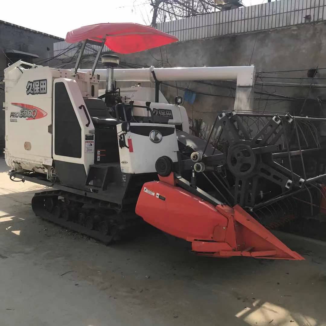 Дешевый бывший в употреблении японский комбайн Kubota по цене