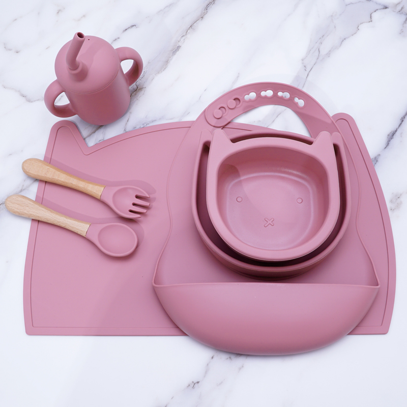 New Amazon Gift Animal Shape Washable Food Grade Waterproof Silicone Baby Bibs Tableware Feeding Set Training Cup Bebe Supplies