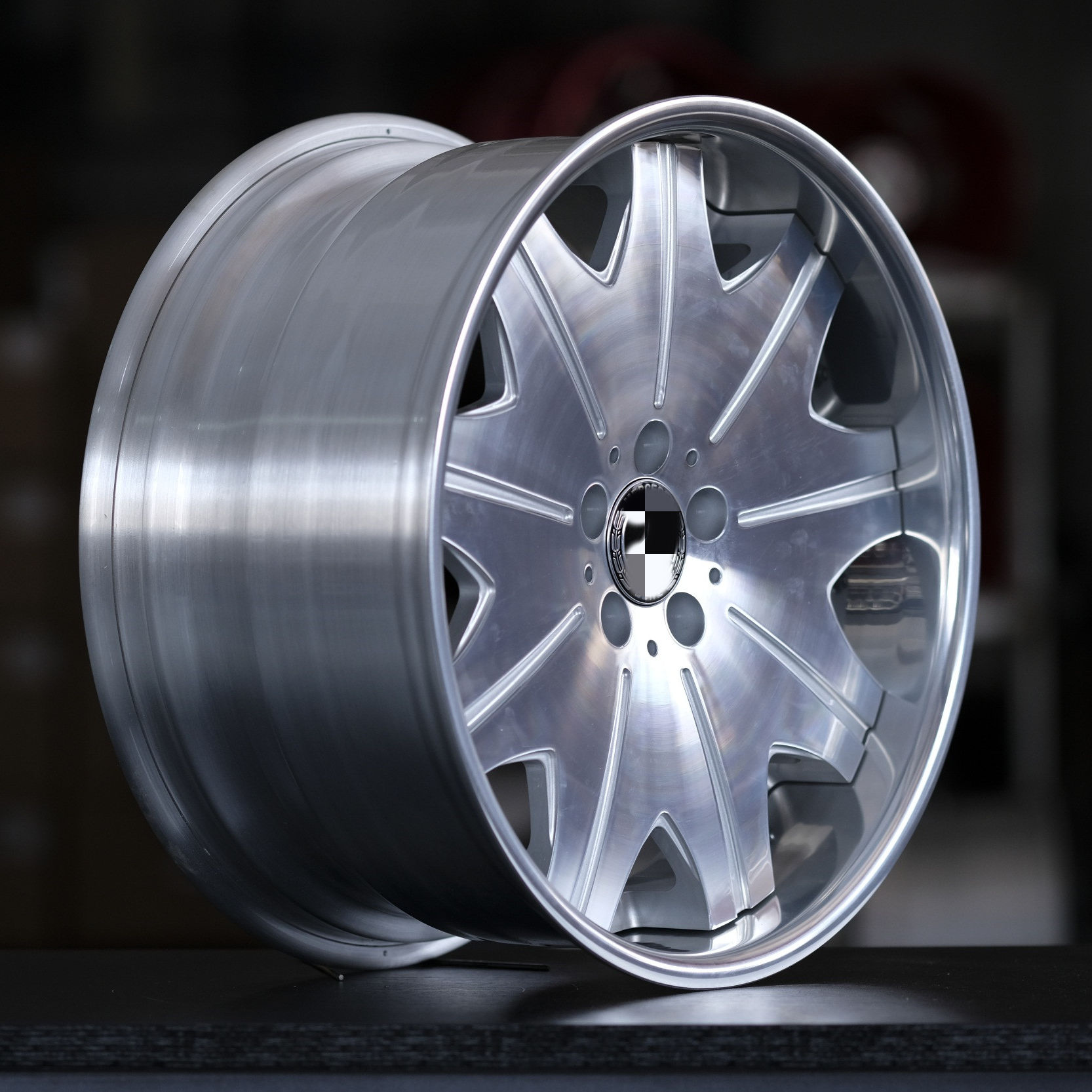 Вогнутые диски r18. Кованый алюминиевый диск. Индивидуальные кованые диски. Разборная ковка диски. Алюминиевые кованые диски.