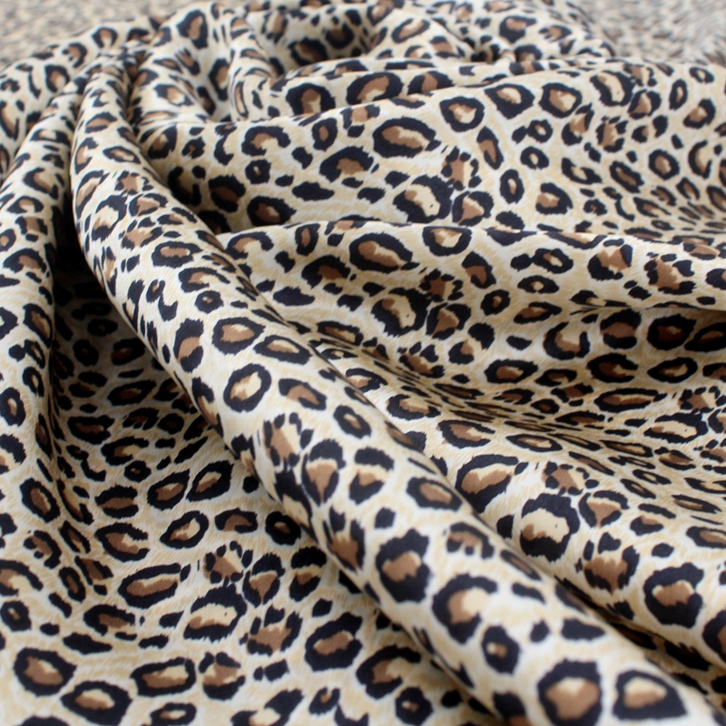 Custom High Quality Chiffon Crepe 114cm Print Fabric Leopard Screen Printing 100% Silk Printed Silk Fabric Digital