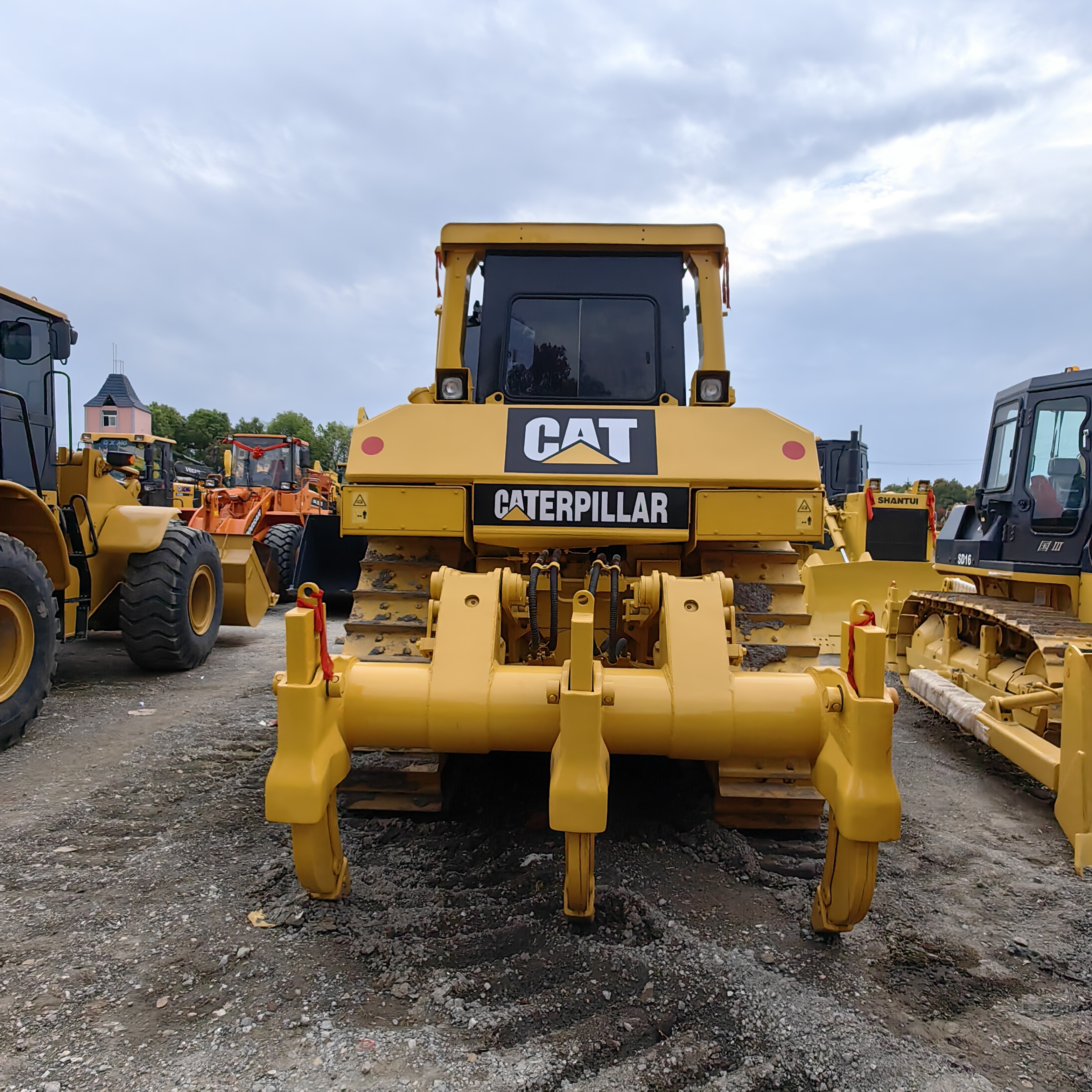 Caterpillar D8R used large crawler bulldozer with good condition cat bulldozer D8R Japan import Maintenance saving
