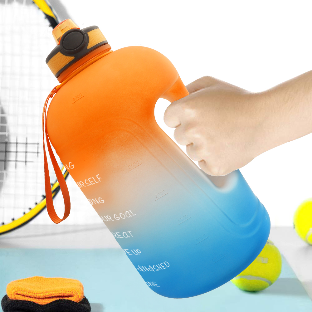 BPA Бесплатная пластиковая 1 галлон бутылка для воды с ручкой 128 унций большая галлон бутылка для воды мотивационные кувшины Пользовательский логотип