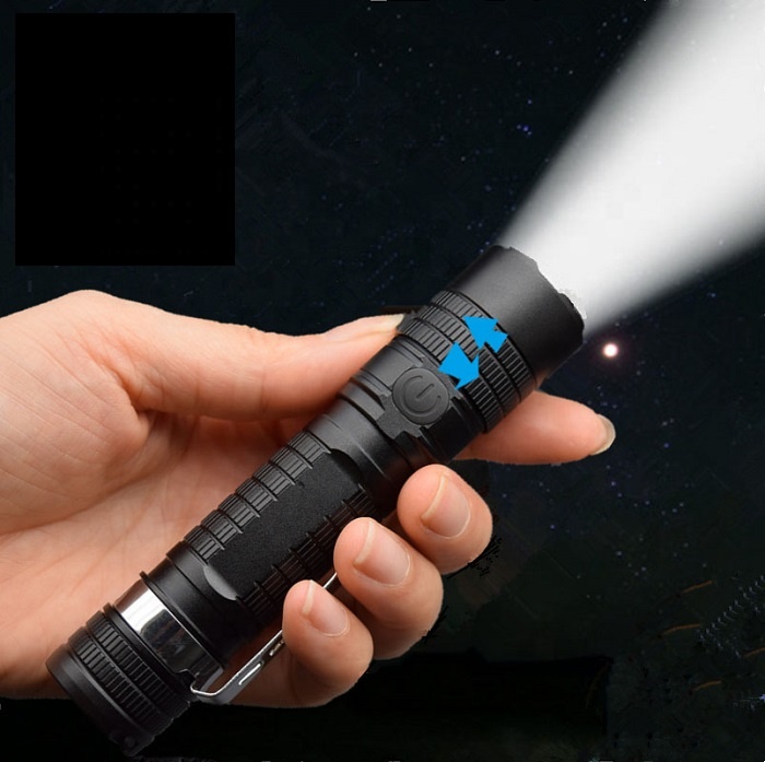 Amazon Hot Selling LED Strong Light Torch Light Flashlight For Outdoor Activity