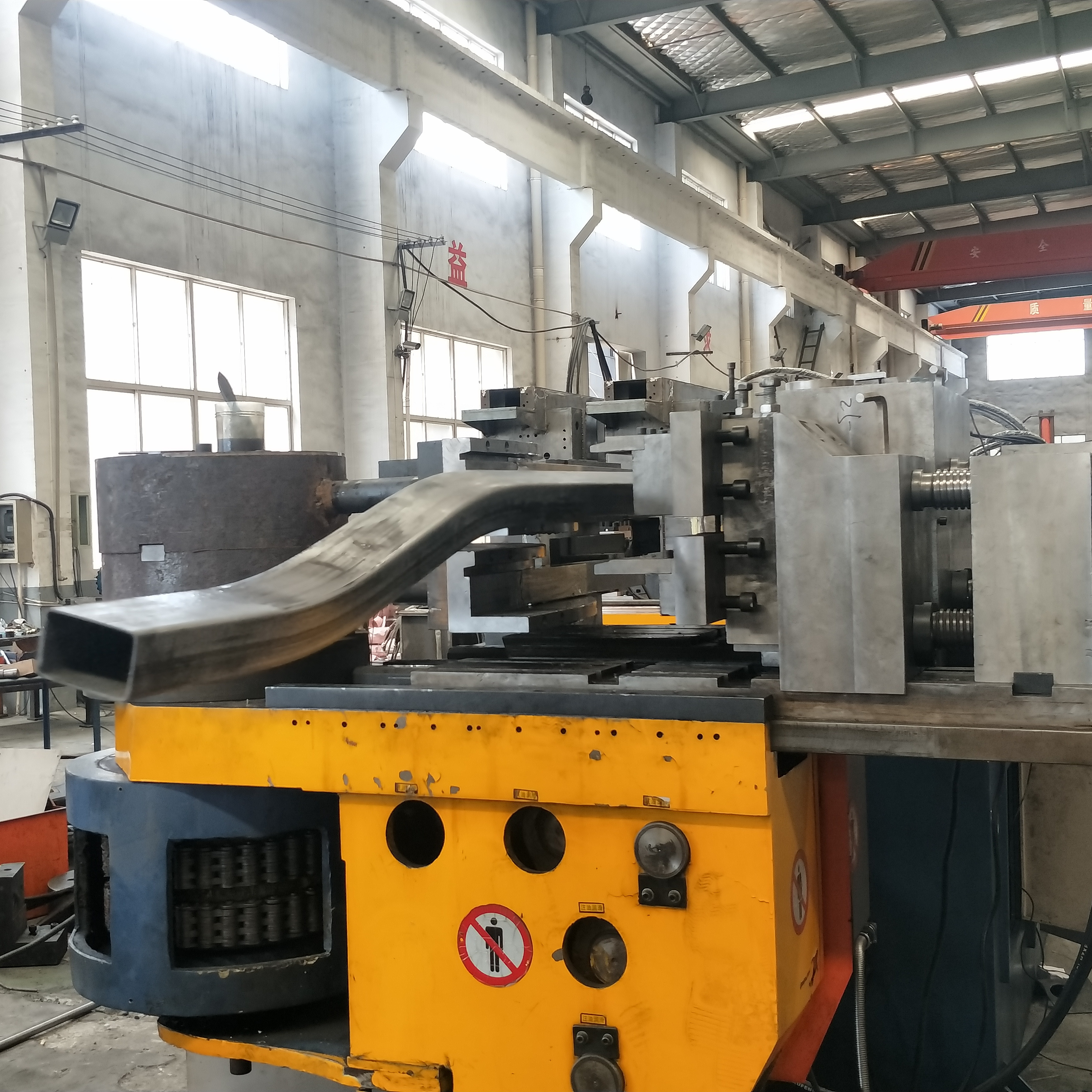 Автоматический гибочный станок DW115CNC для больших труб, многожильный станок для квадратных труб с шариковой оправкой