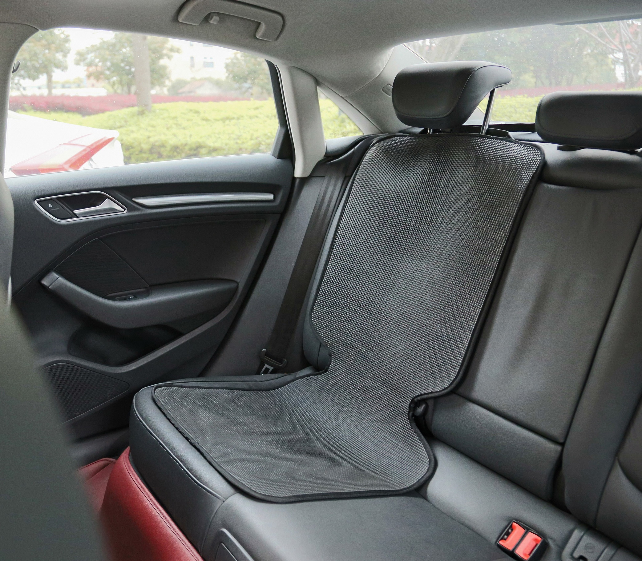 Hot selling backing padded Best Protection car seat protector baby for Child and Baby