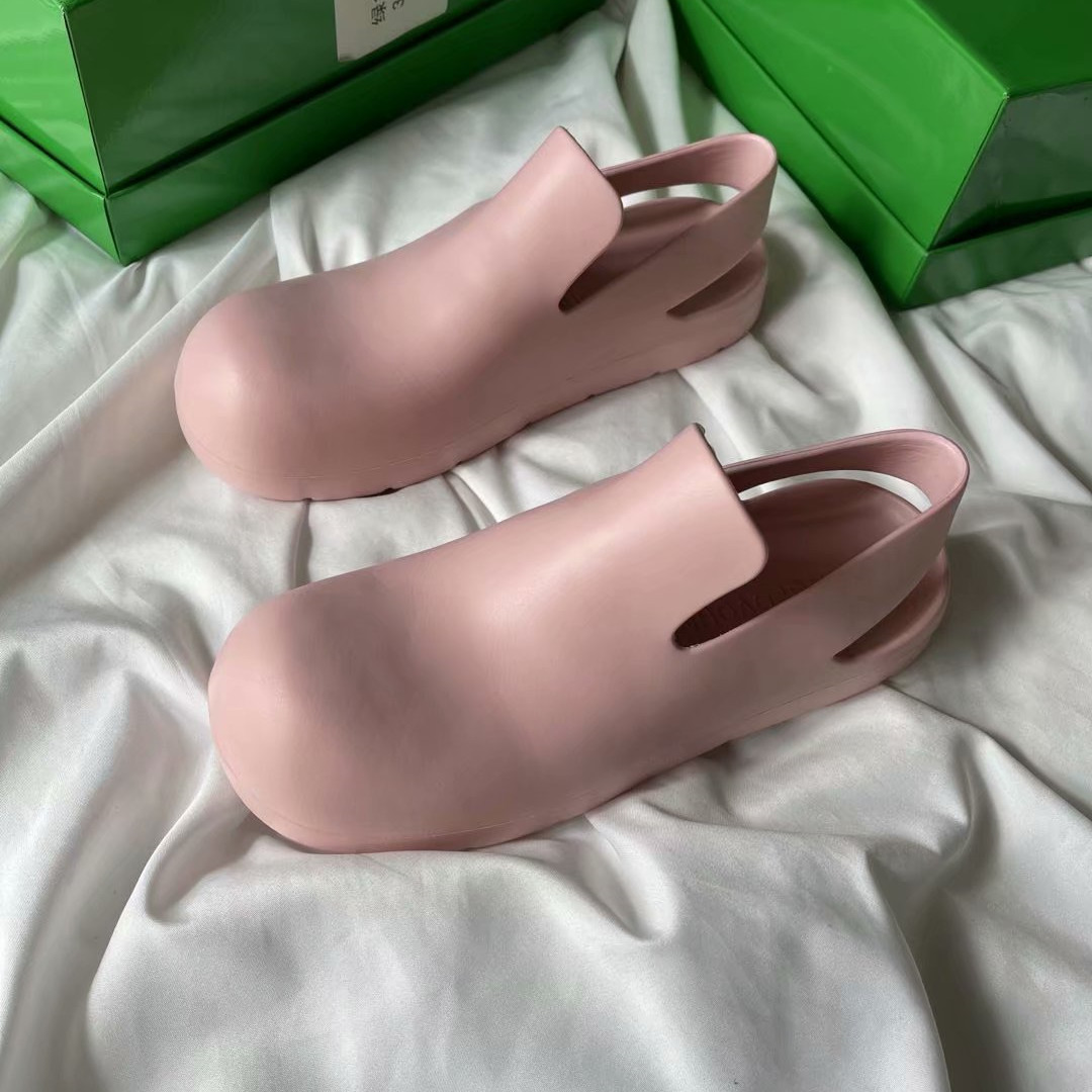 Factory Direct Wholesale Slip on Flat Heel Sandals Waterproof Nurse Garden Clog for Womens