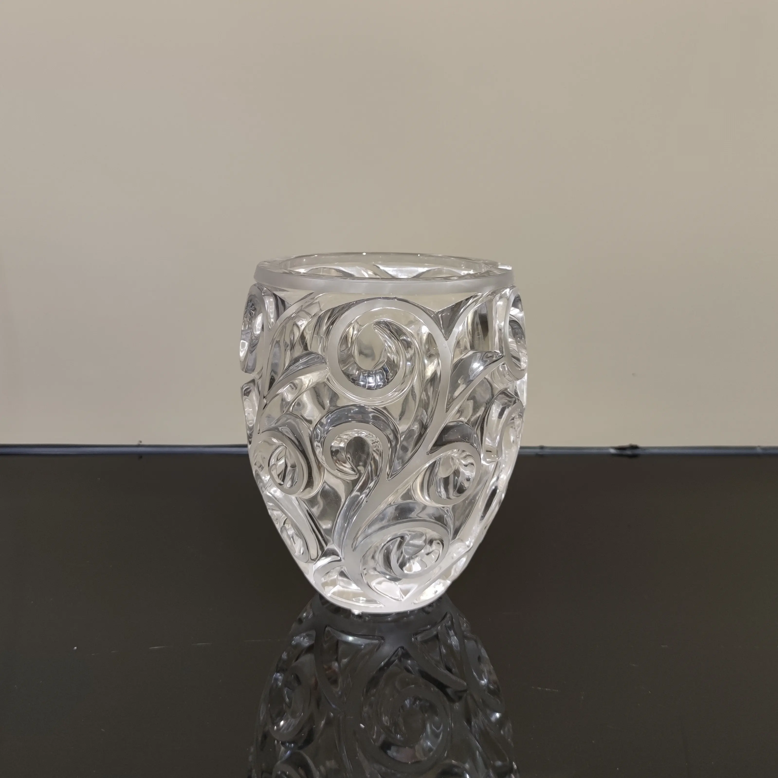 European Vases Modern Fashion Luxury European Crystal Light Crystal Flower Arrangement Vase For Home Decoration