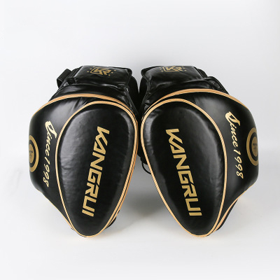 Thigh target boxing Sanda trainer training students use Muay Thai training low whip foot target