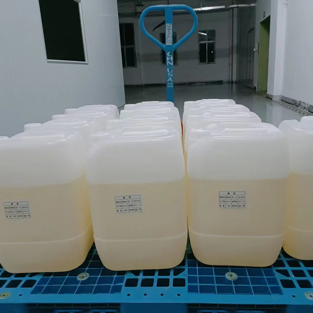 Фторсодержащие водонепроницаемые агенты C6 используют для водонепроницаемого покрытия ткани