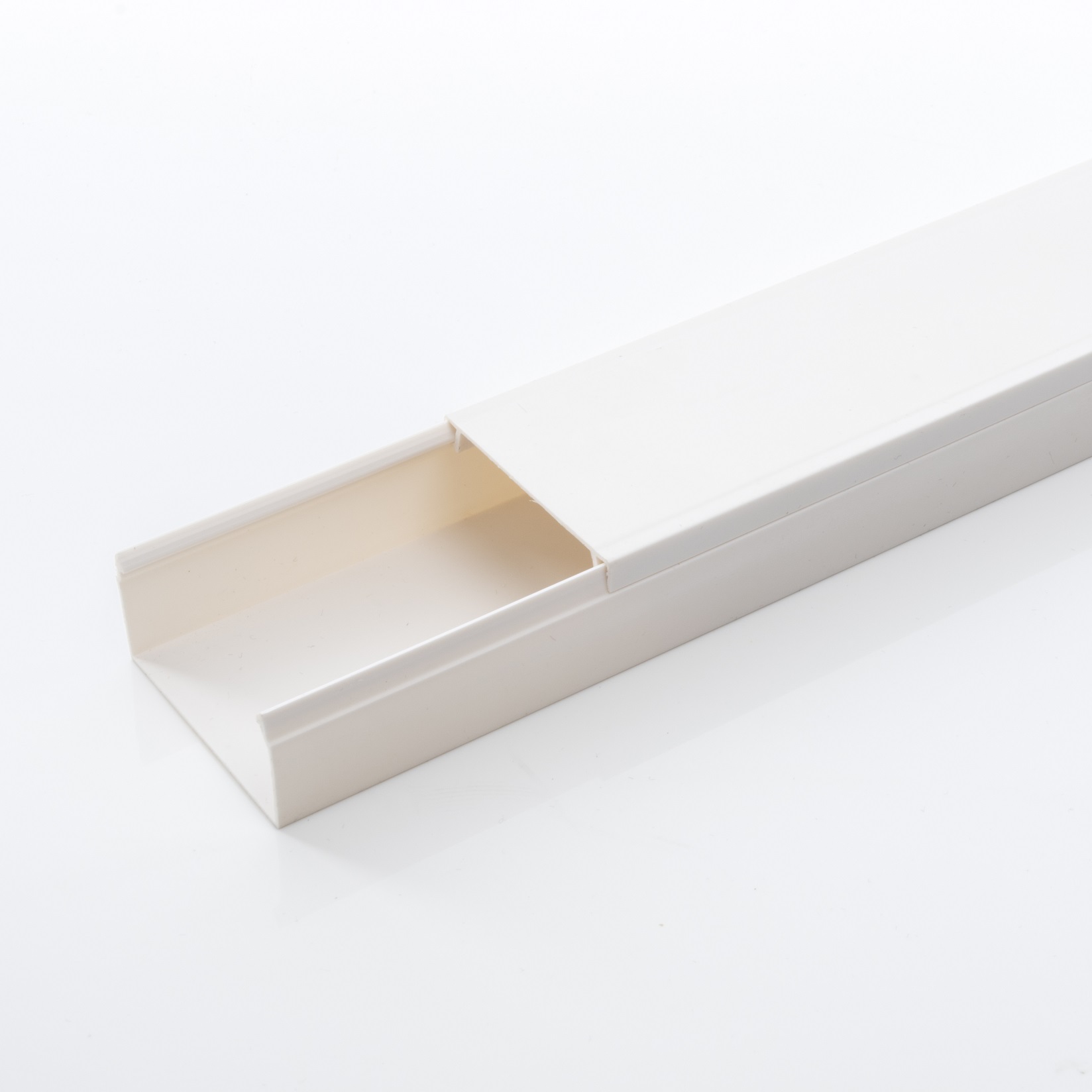 Fire Retardant PVC Cable Trunking 16x16 20x10 25x16 25x25 39x19 40x25 50x25 75x75 Wiring Ducts Solid