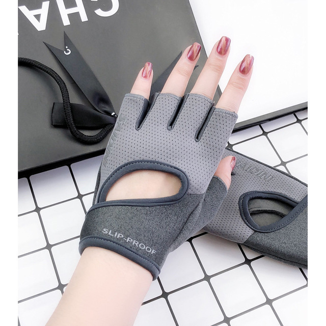 Female Yoga Fitness Gloves Anti Skid Half-Finger Breathable Gloves Anti Slip Durable Ladies Training Sports Gloves