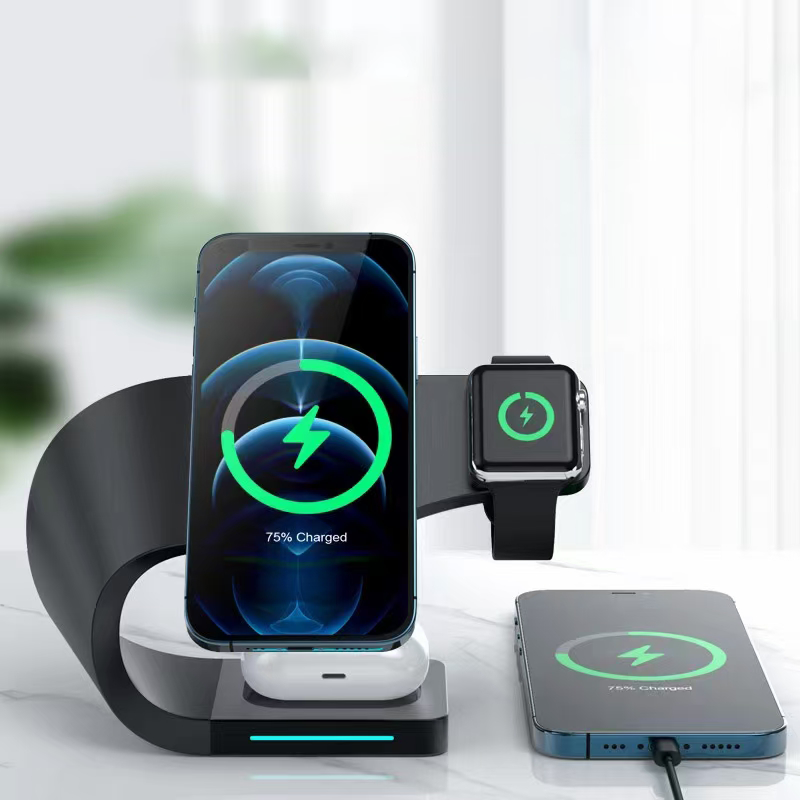 New Style USB Fast Charging 15W 4 in 1 Magnetic Charging Station Metal QI Wireless Charger Stand for iPhone 12 iWatch Airpods