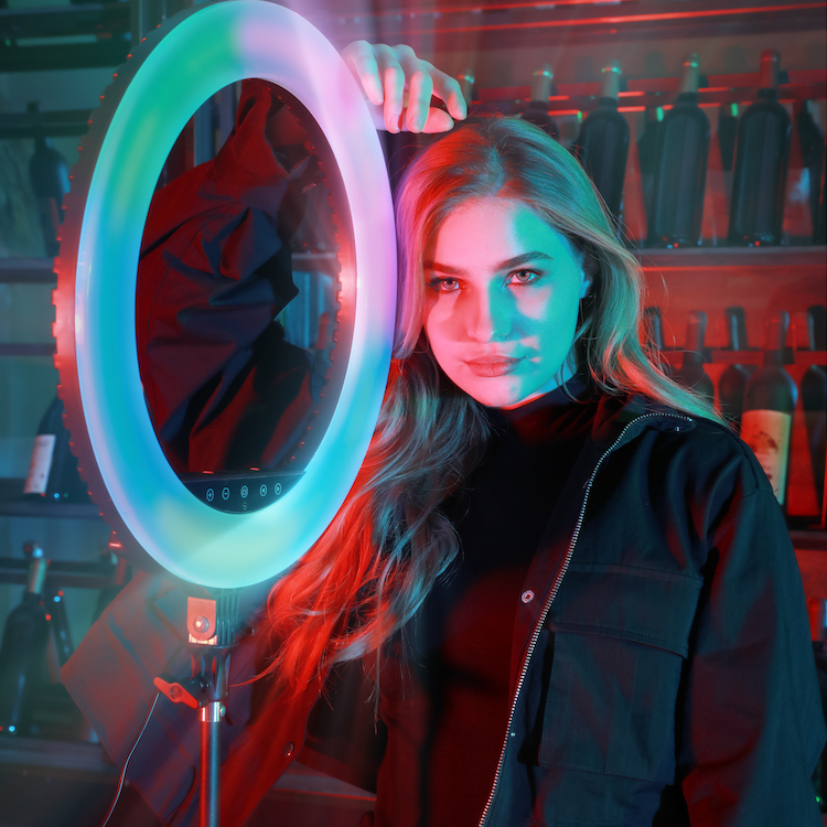 Большой кольцевой свет Размер HQ-18 RGB Полноцветный 43,5 см кольцевыми лампами с 3 держатели для видео на YouTube