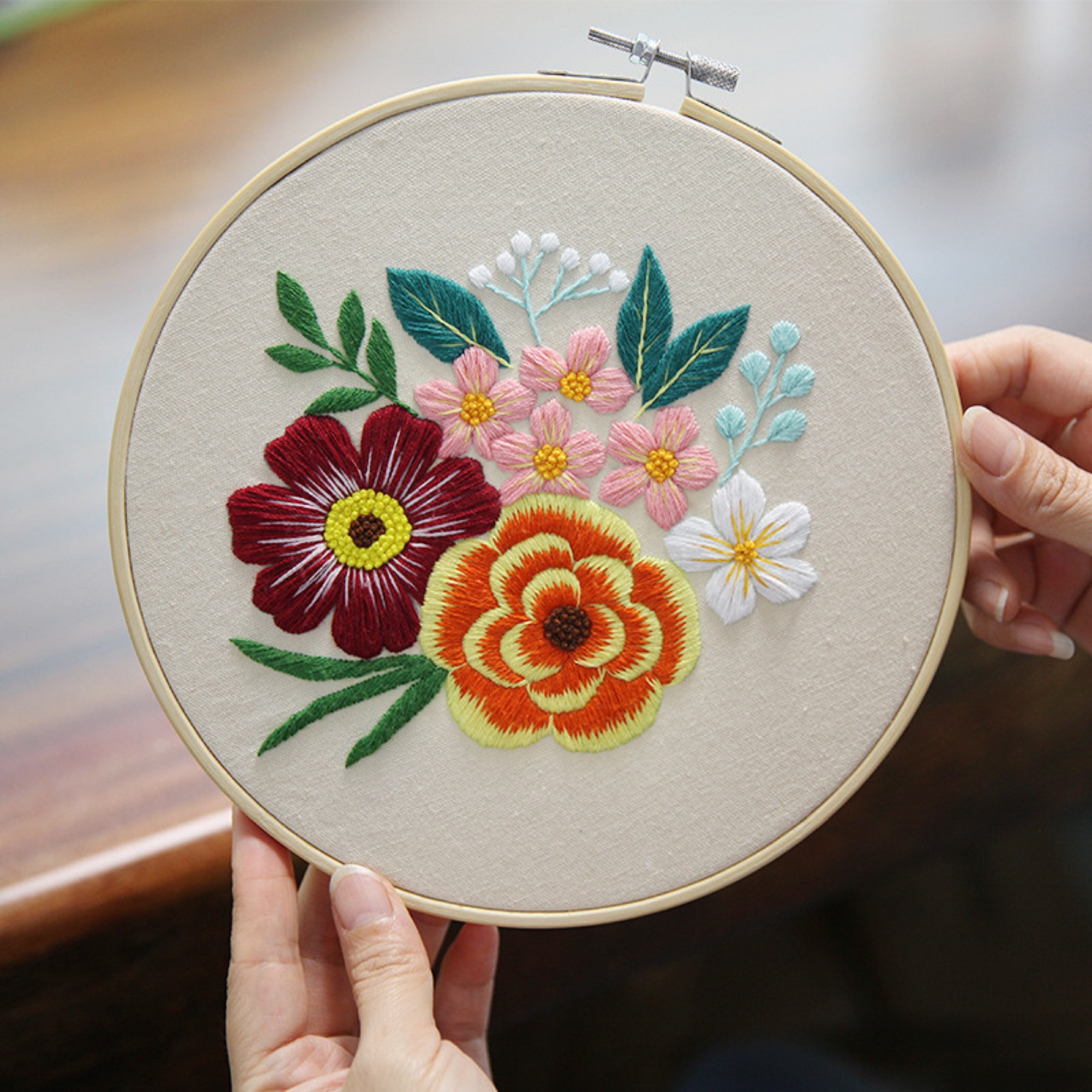 Flowers Embroidery Kit for Beginner with Hoop, Thread, Needles, DIY Craft, Gift For Mother